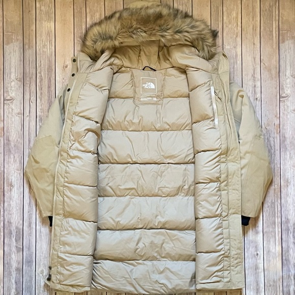 The North Face Women’s New Defdown FUTURELIGHT Waterproof Parka - Picture 7 of 11